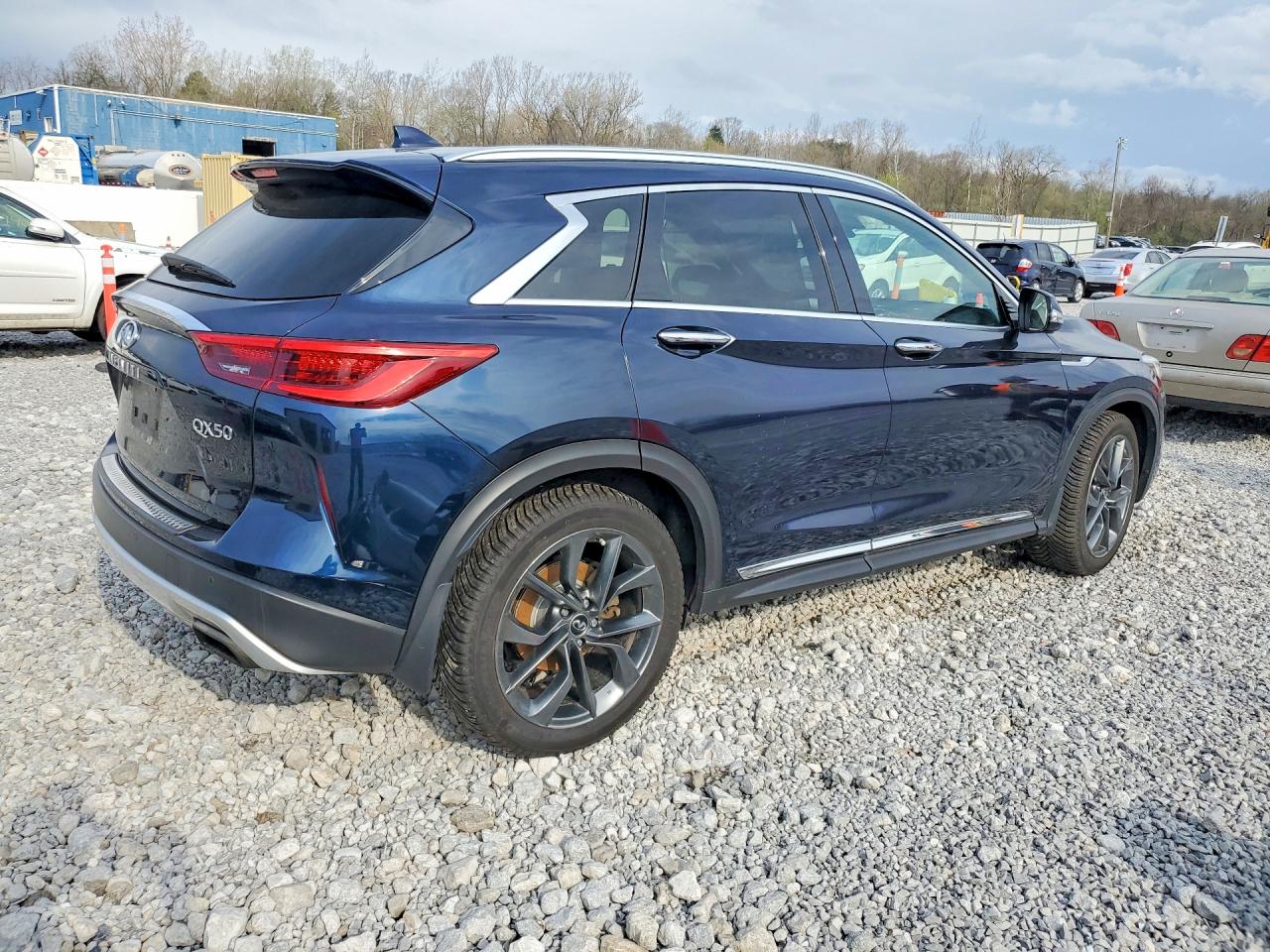 INFINITI Qx Essential