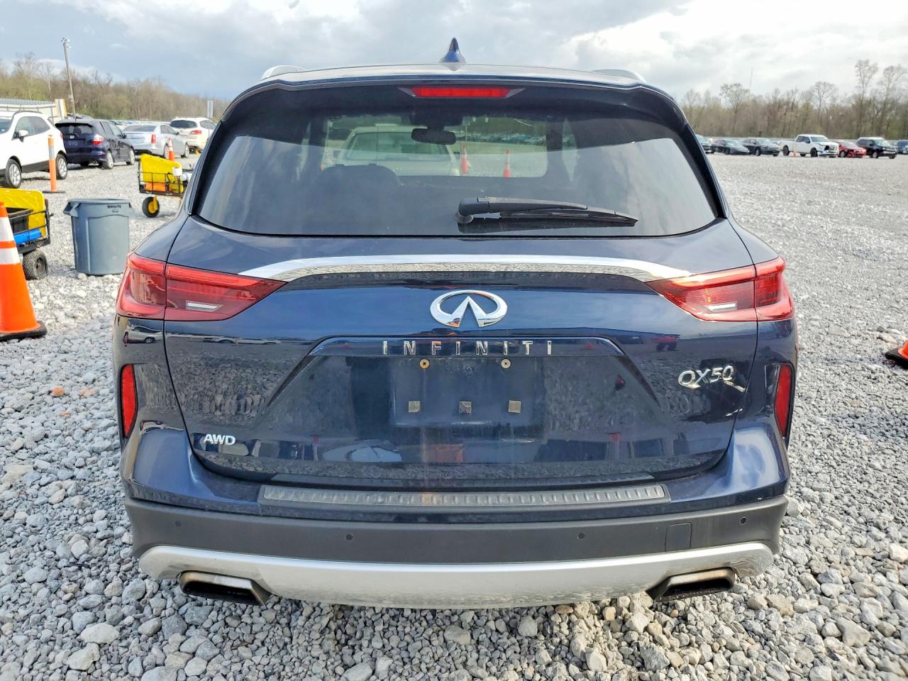 INFINITI Qx Essential