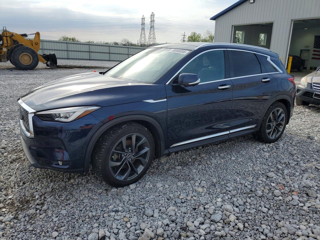 Salvage INFINITI Qx Image