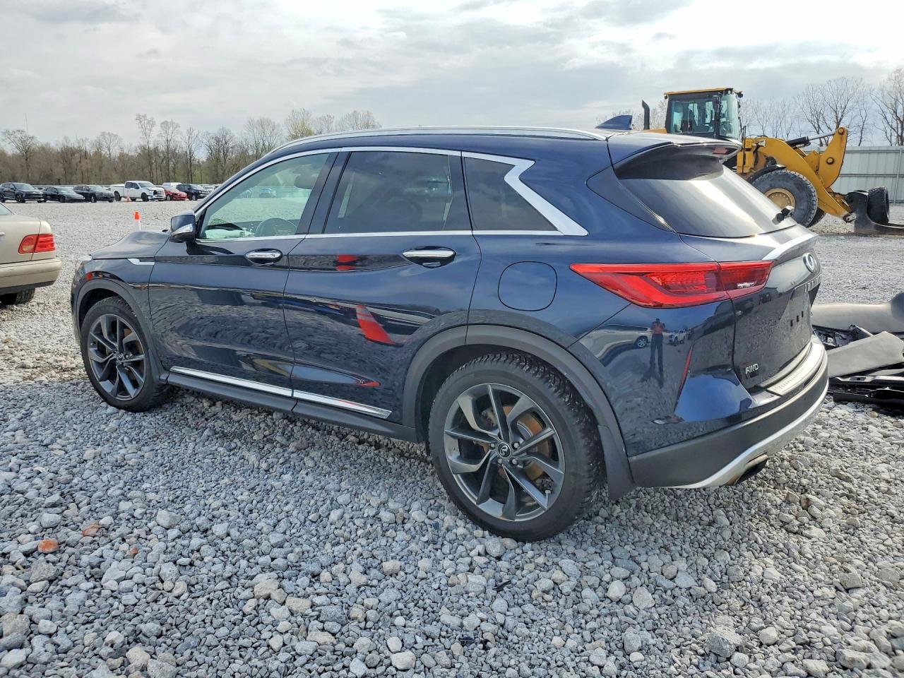 INFINITI Qx Essential