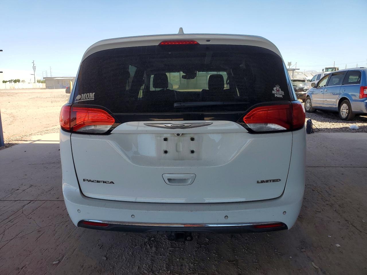 Chrysler Pacifica Limited