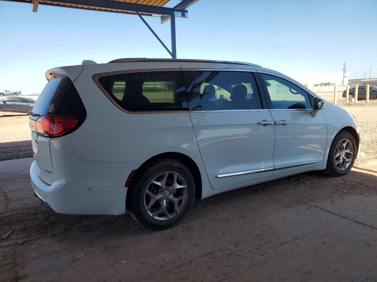 Chrysler Pacifica Limited