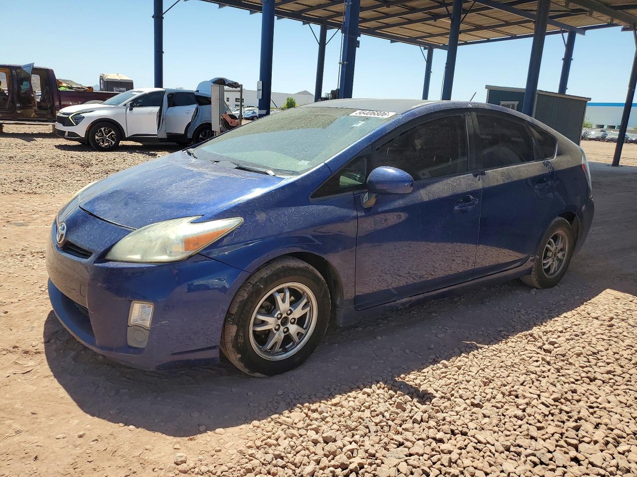 Salvage Toyota Prius Image
