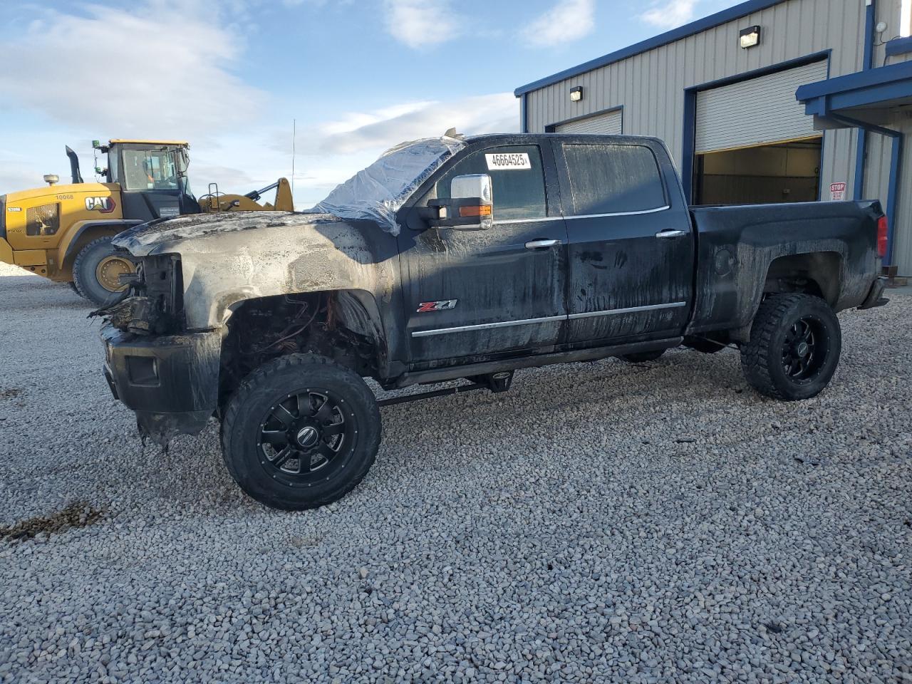 Salvage Chevrolet Silverado Image