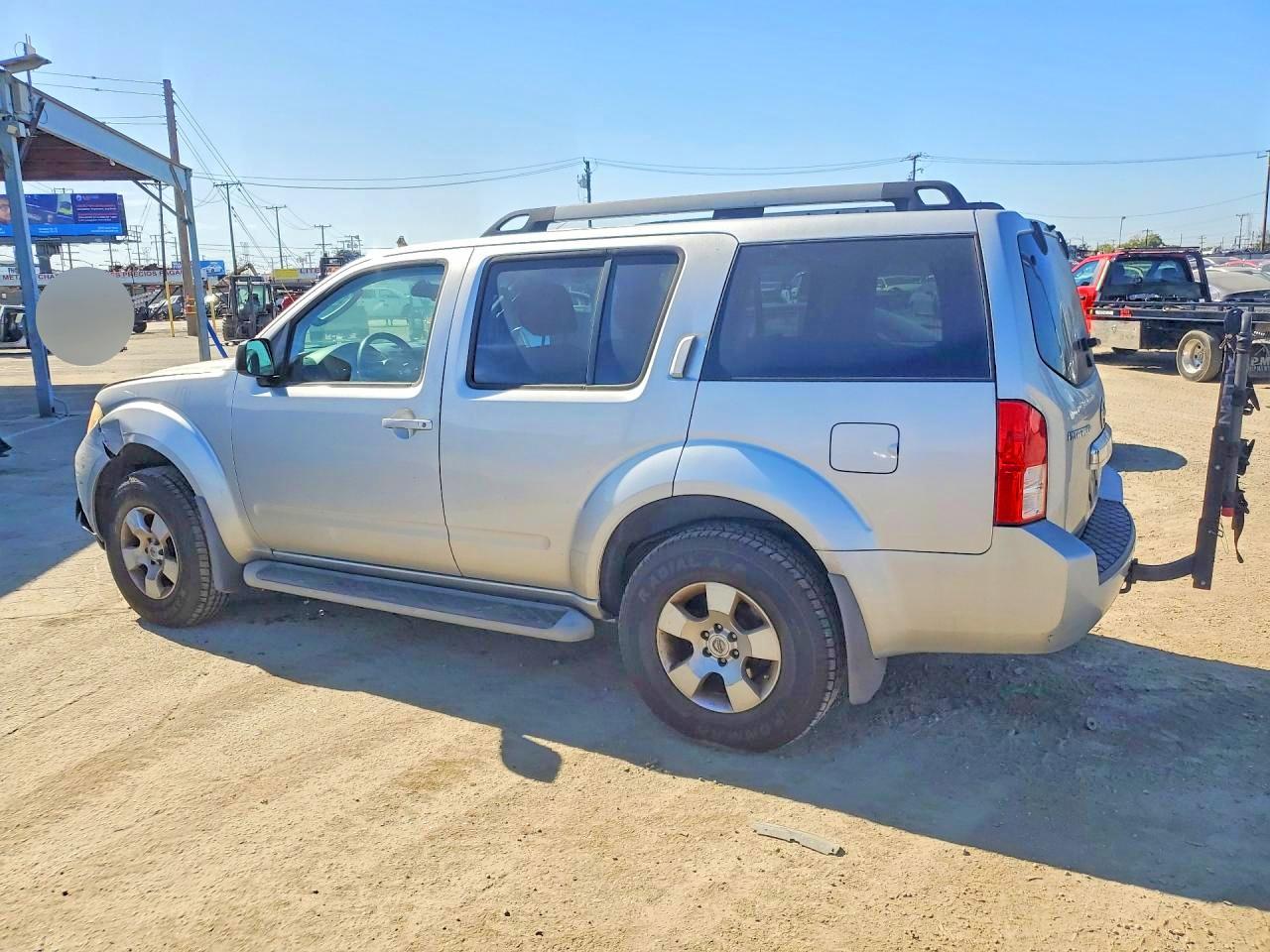Nissan Pathfinder S