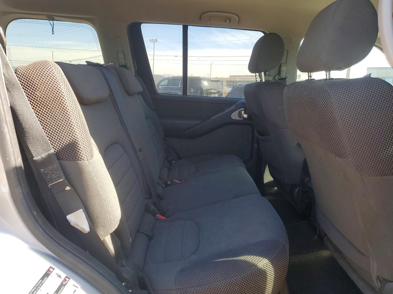 Nissan Pathfinder S