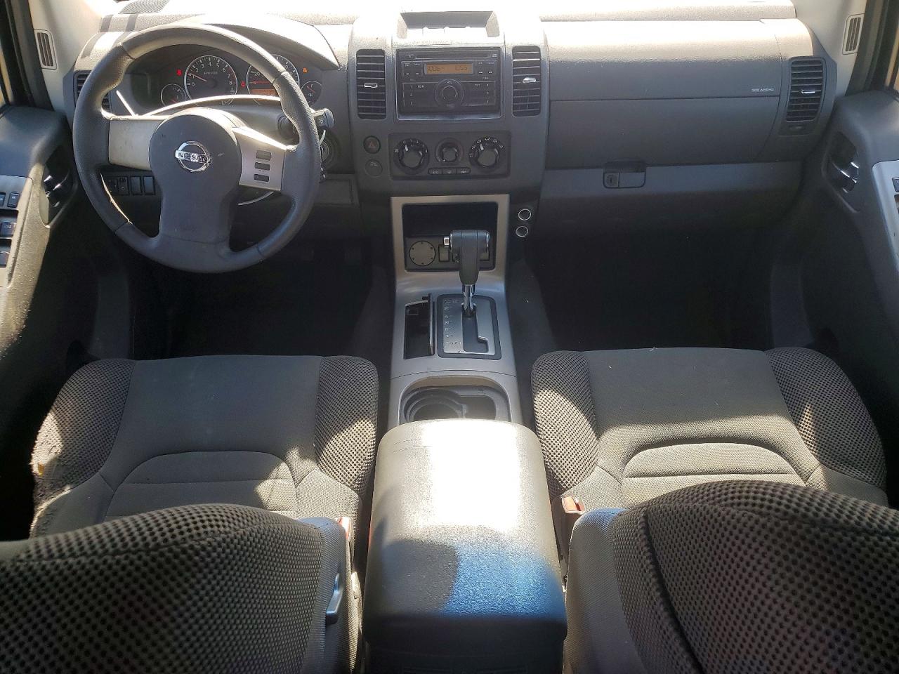 Nissan Pathfinder S