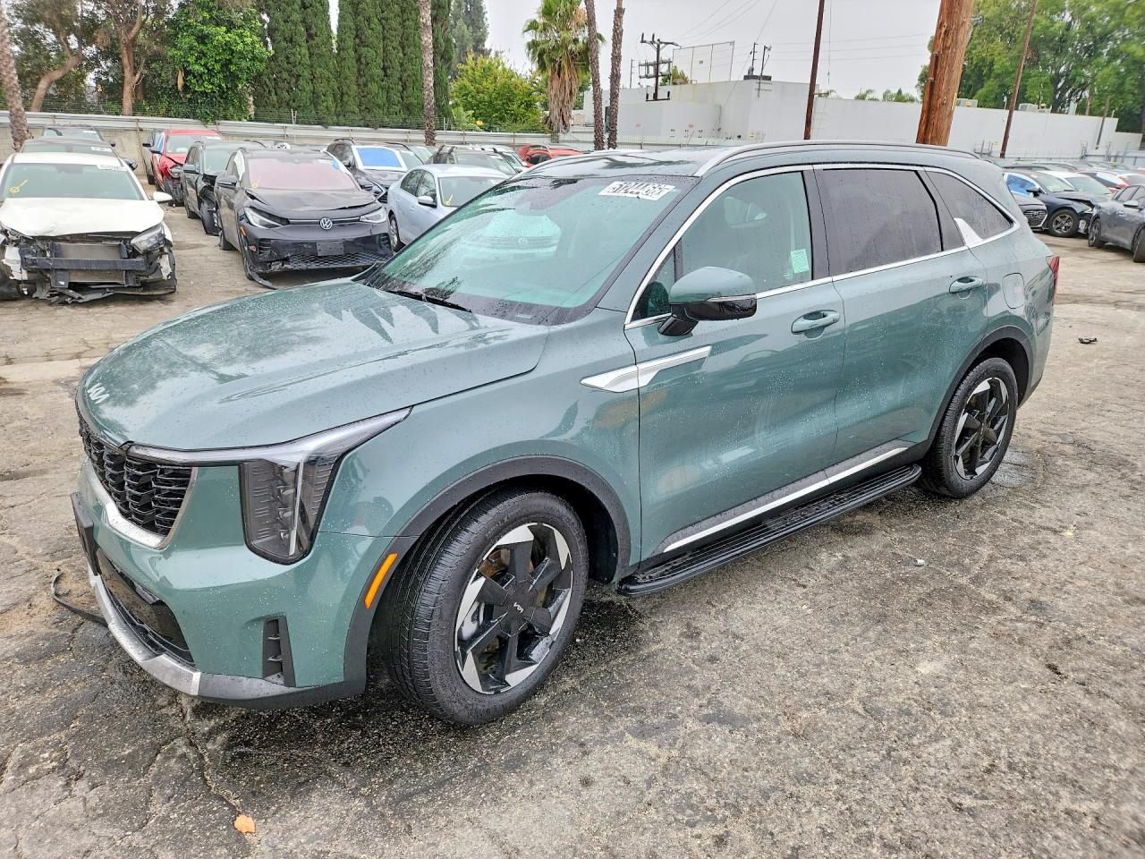 Salvage Kia Sorento Image