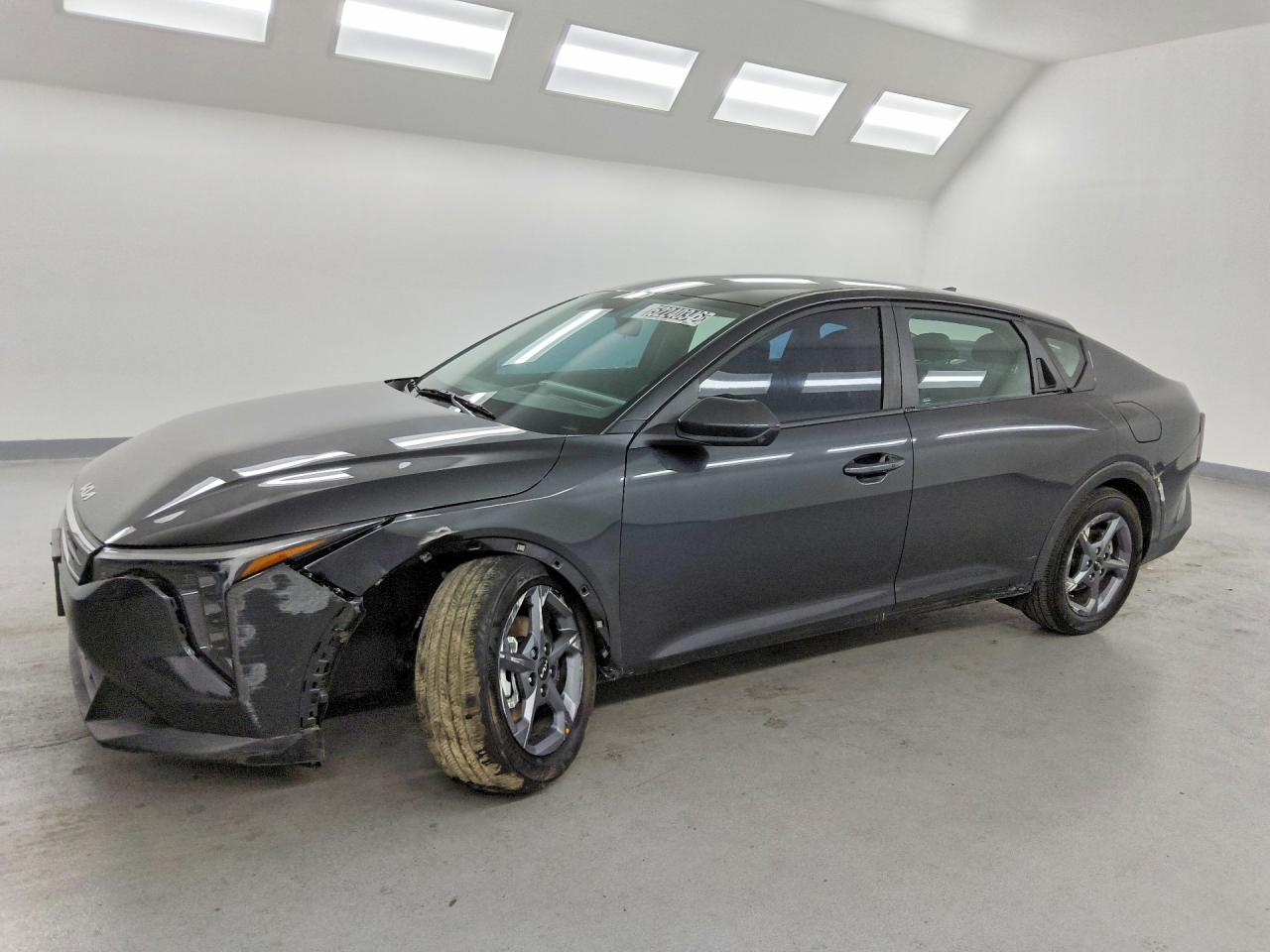 Salvage Kia K4 Image
