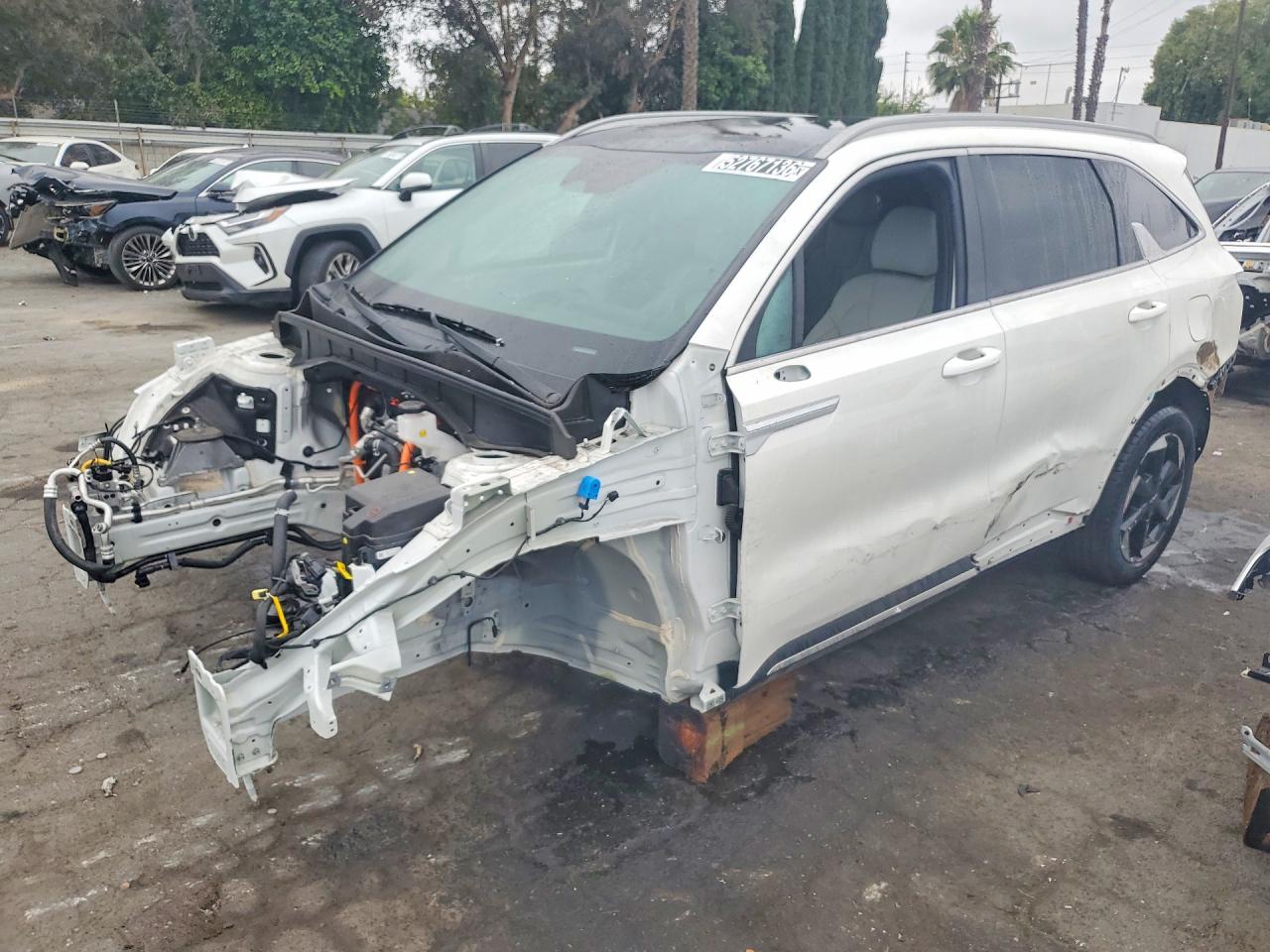 Salvage Kia Sorento Image