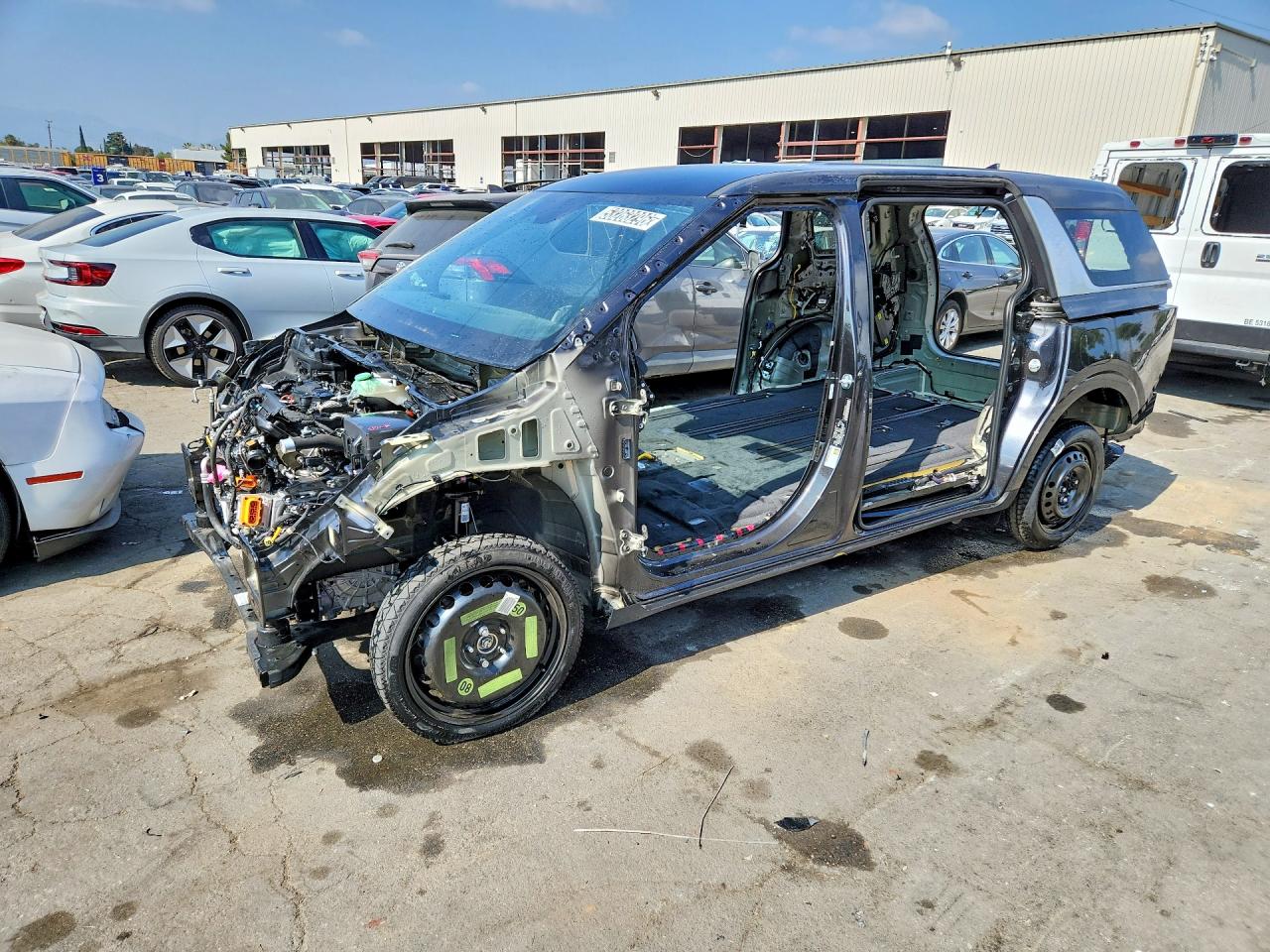 Salvage Kia Carnival Image