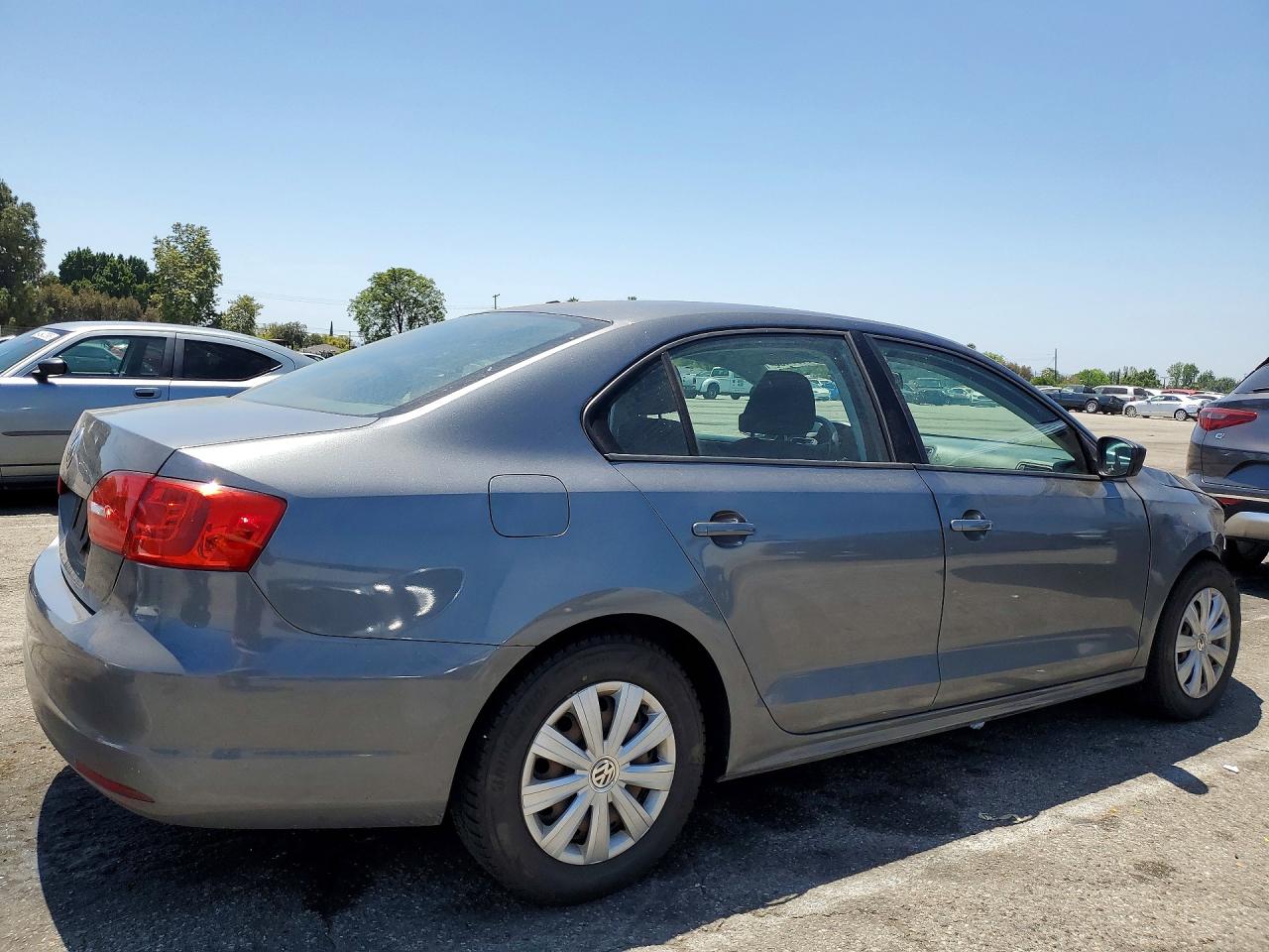 Volkswagen Jetta Base