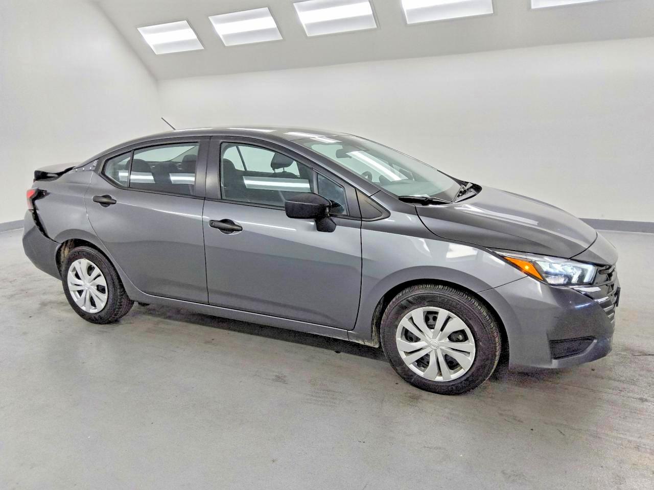 Nissan Versa S