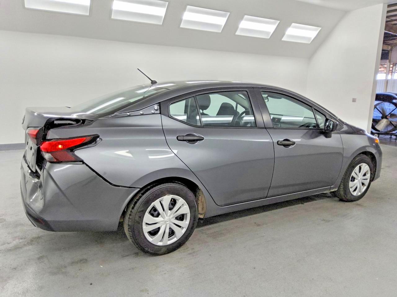 Nissan Versa S