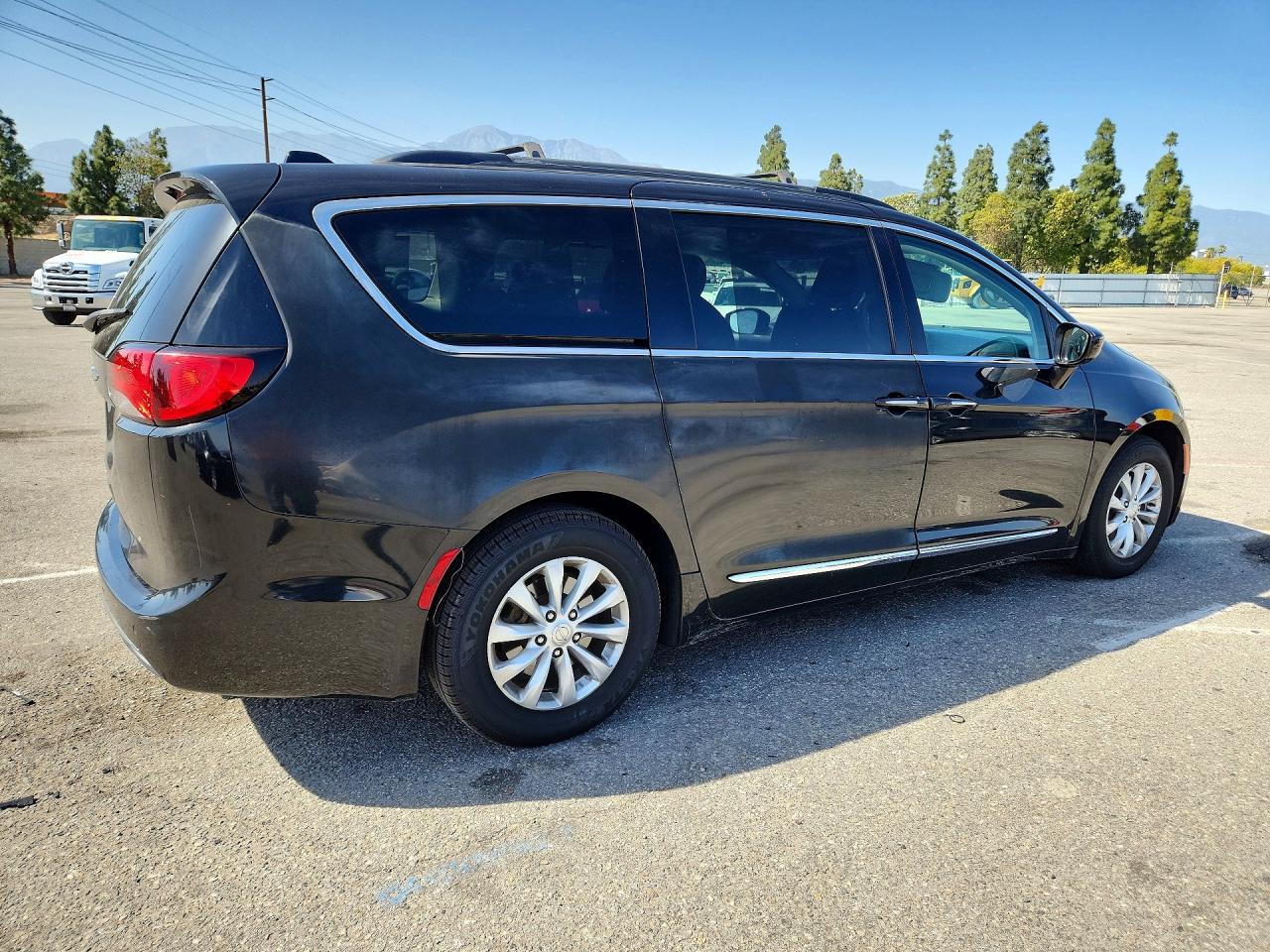 Chrysler Pacifica Touring L