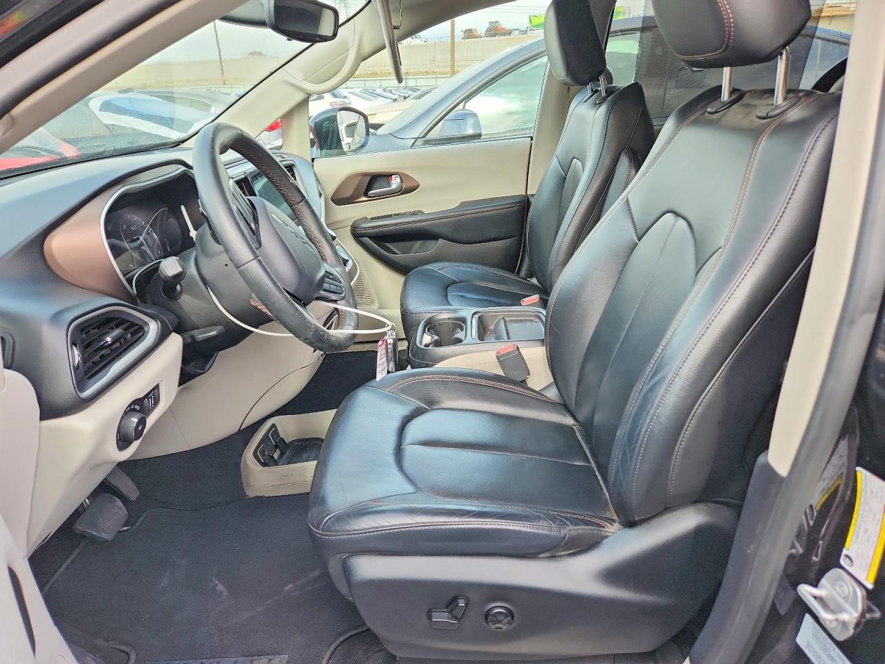 Chrysler Pacifica Touring L
