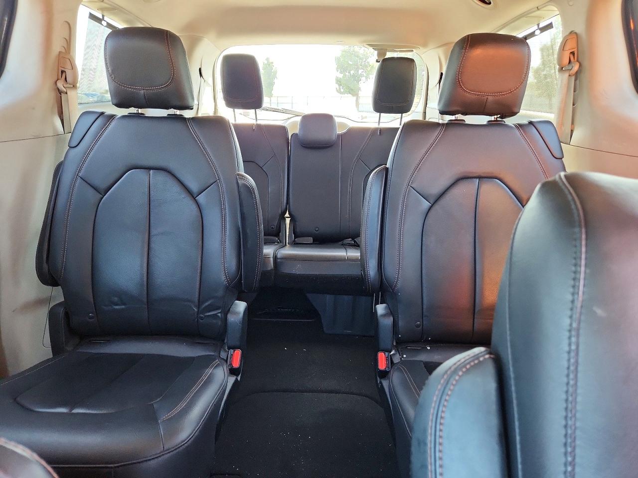 Chrysler Pacifica Touring L