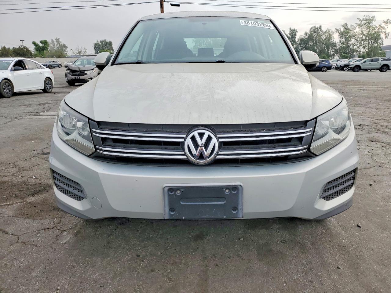 Volkswagen Tiguan S
