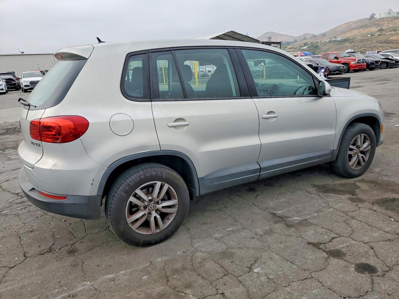 Volkswagen Tiguan S