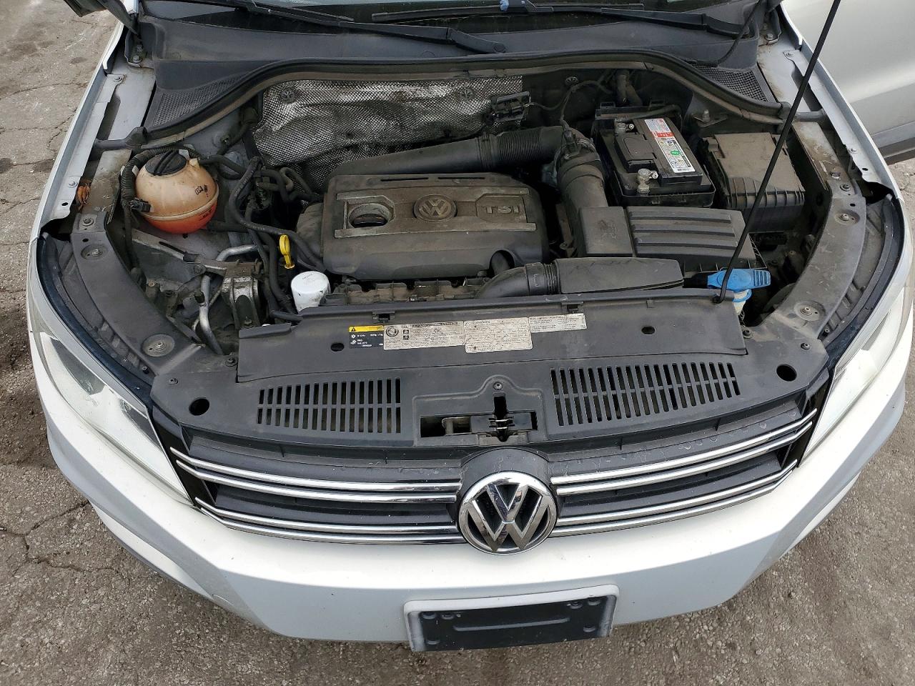Volkswagen Tiguan S