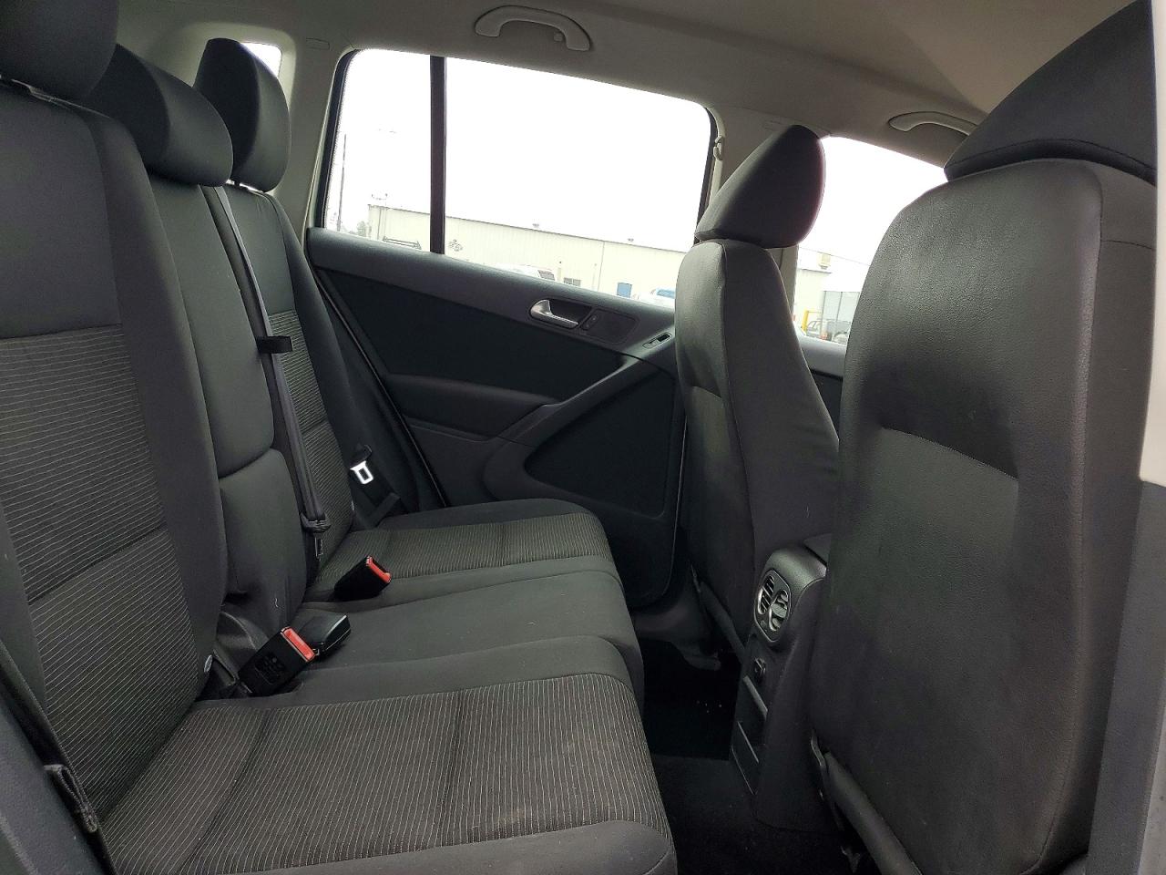 Volkswagen Tiguan S