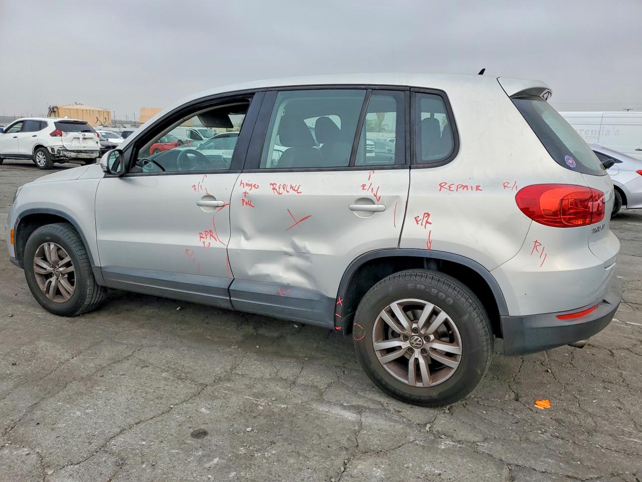 Volkswagen Tiguan S