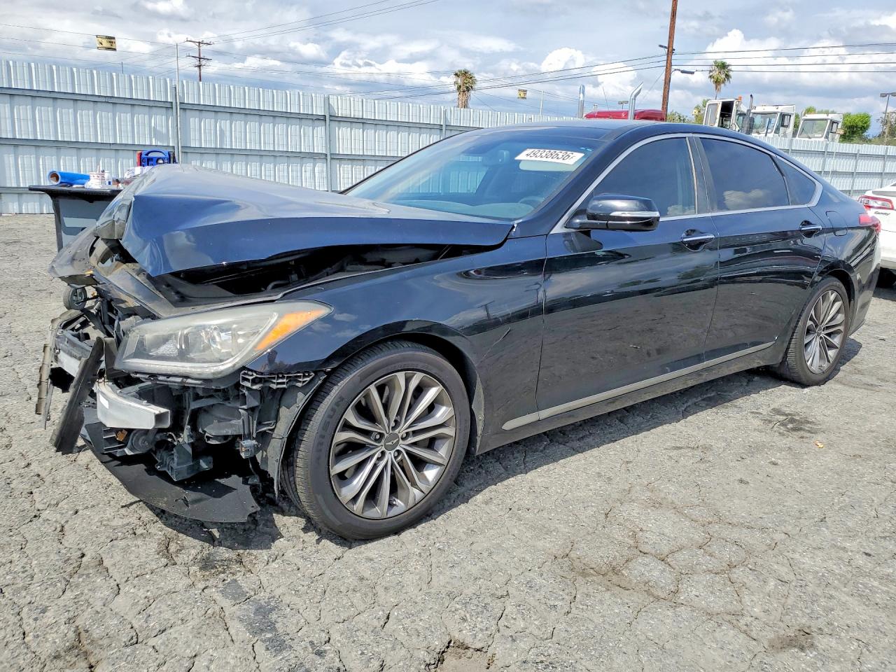 Salvage Hyundai Genesis Image