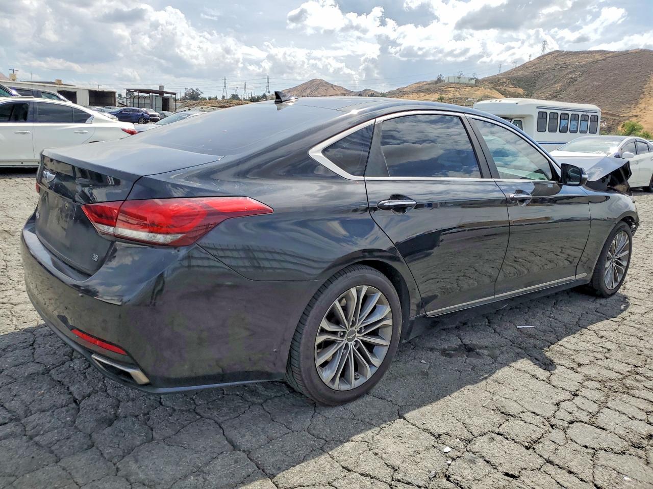Hyundai Genesis 3.8l