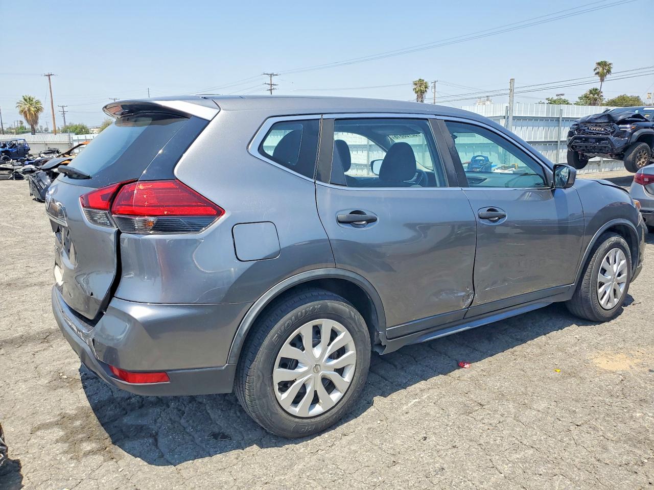 Nissan Rogue S
