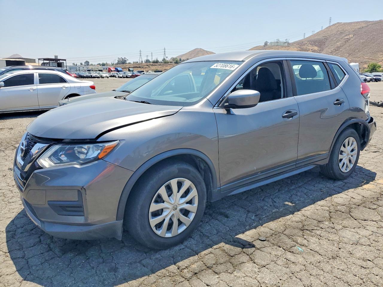 Salvage Nissan Rogue Image