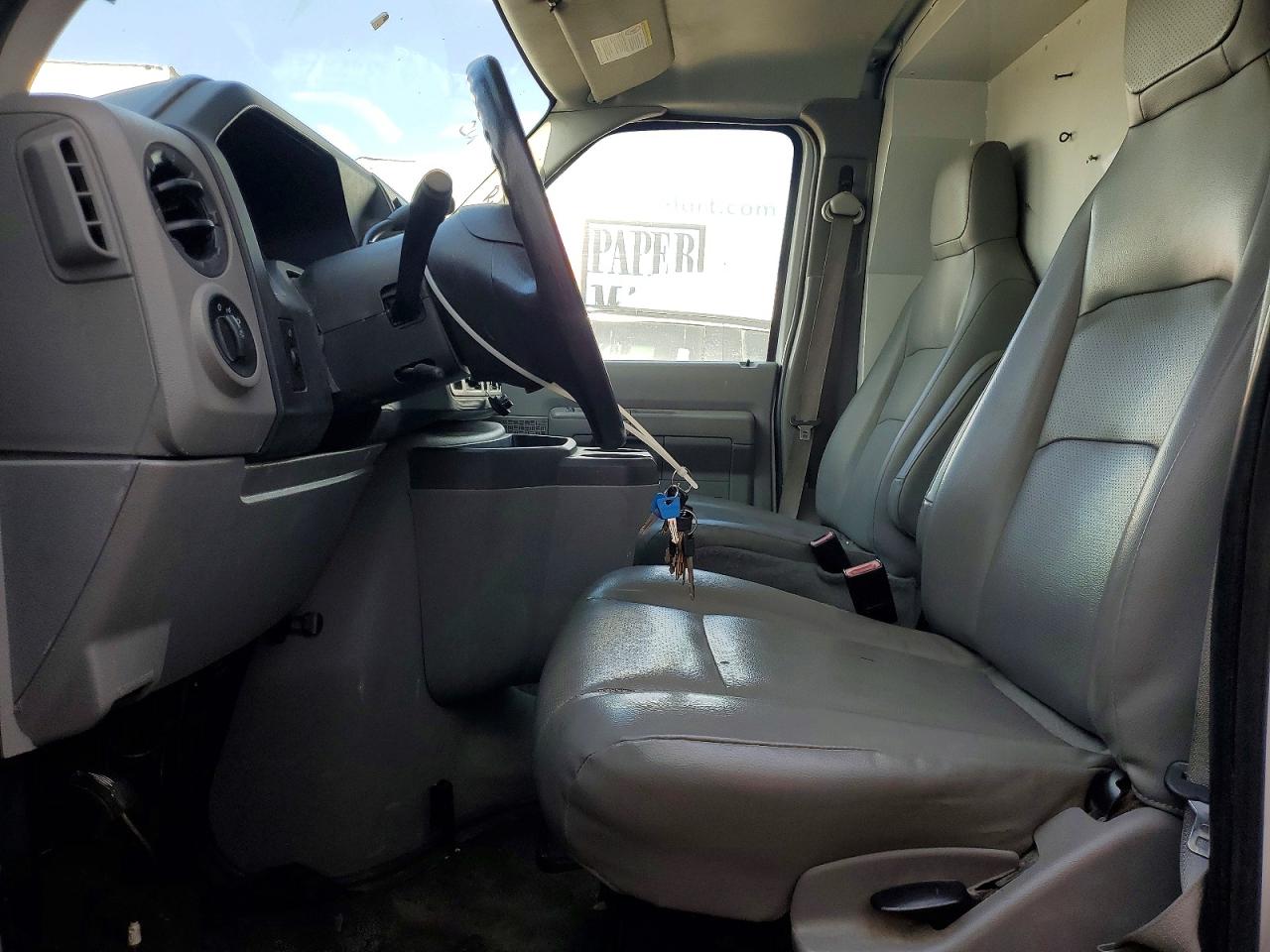 Ford Econoline E350 Super Duty Cutaway Van