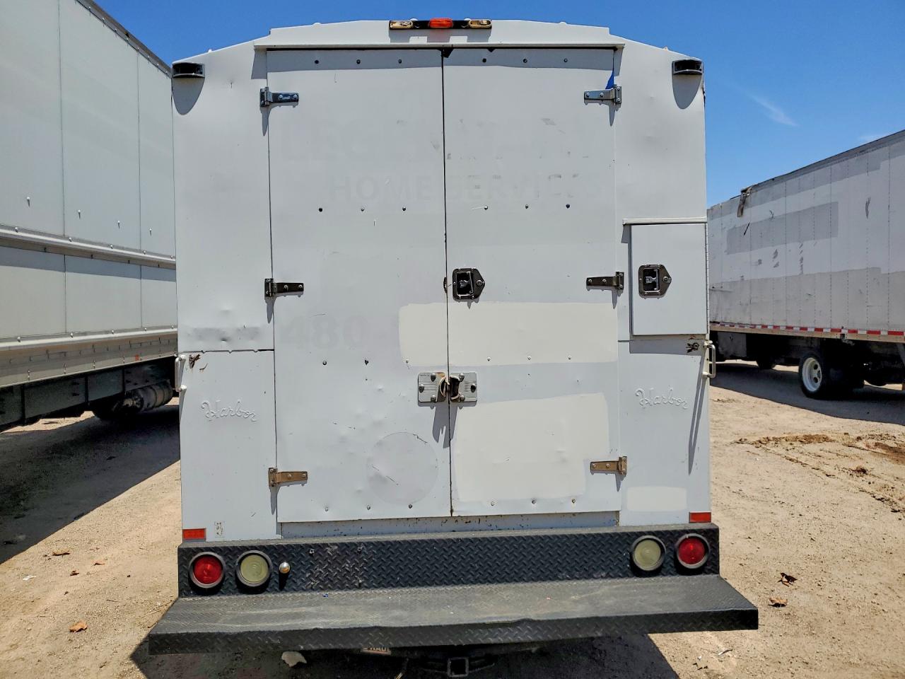 Ford Econoline E350 Super Duty Cutaway Van