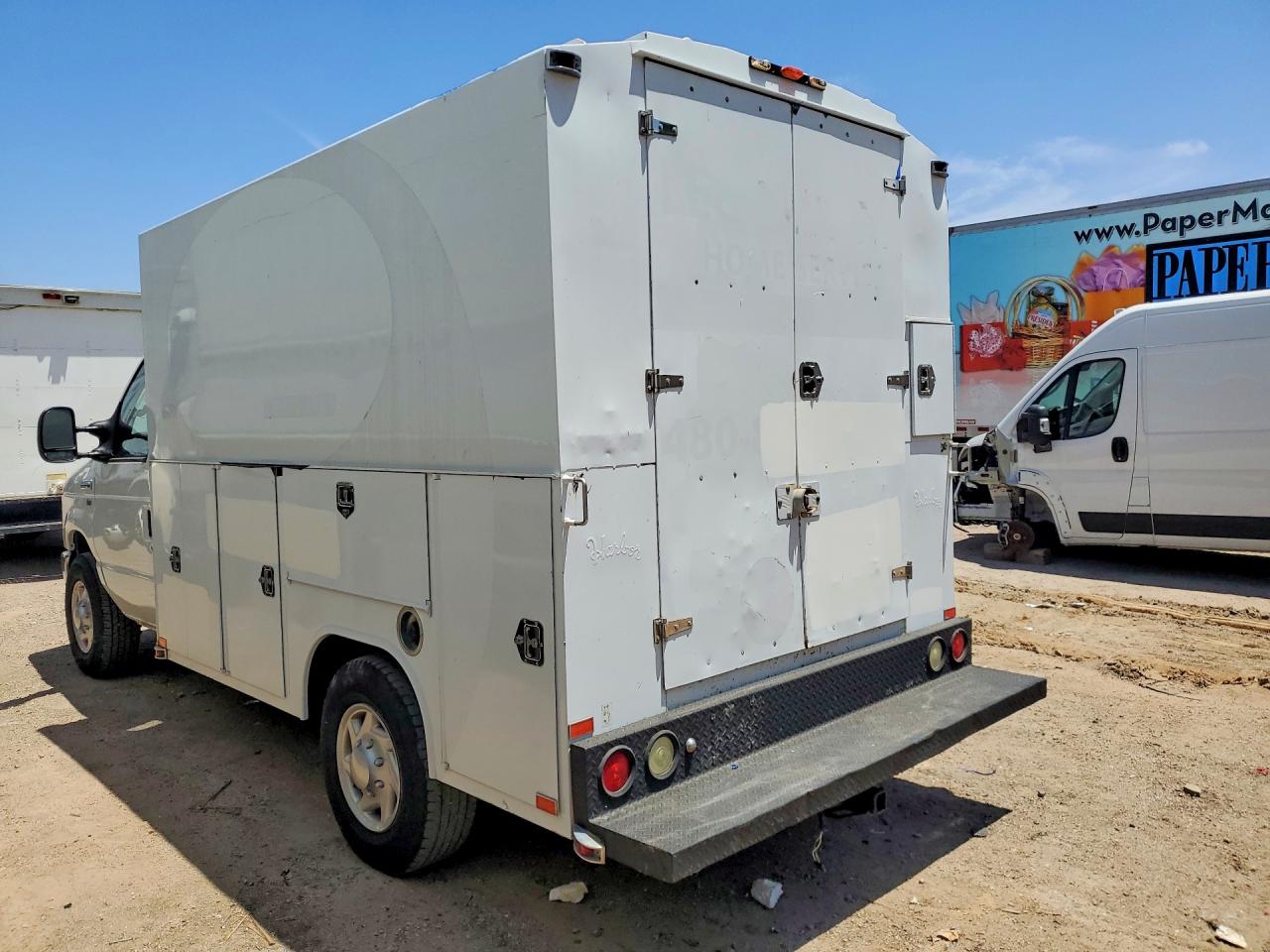Ford Econoline E350 Super Duty Cutaway Van
