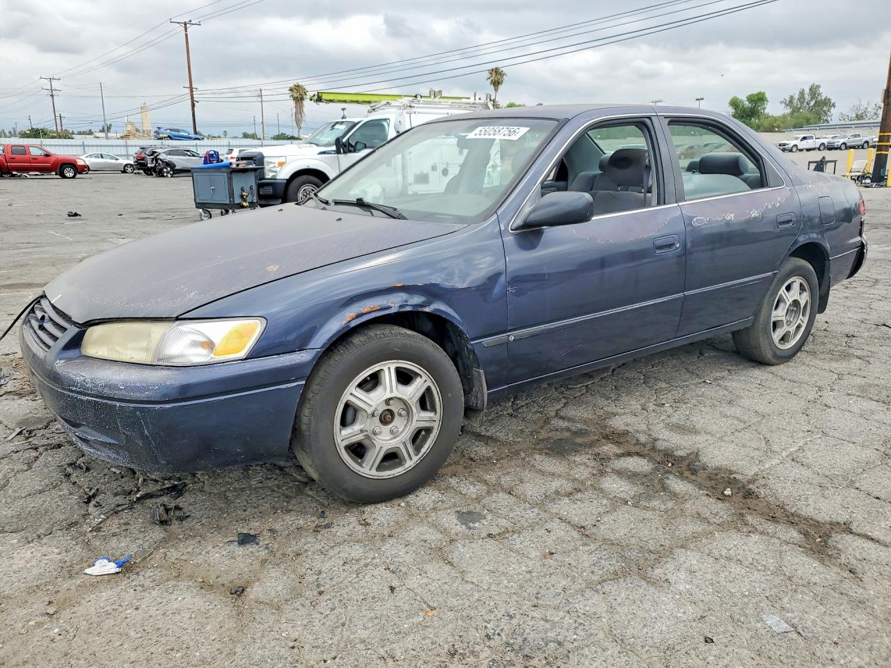 Salvage Toyota Camry Image
