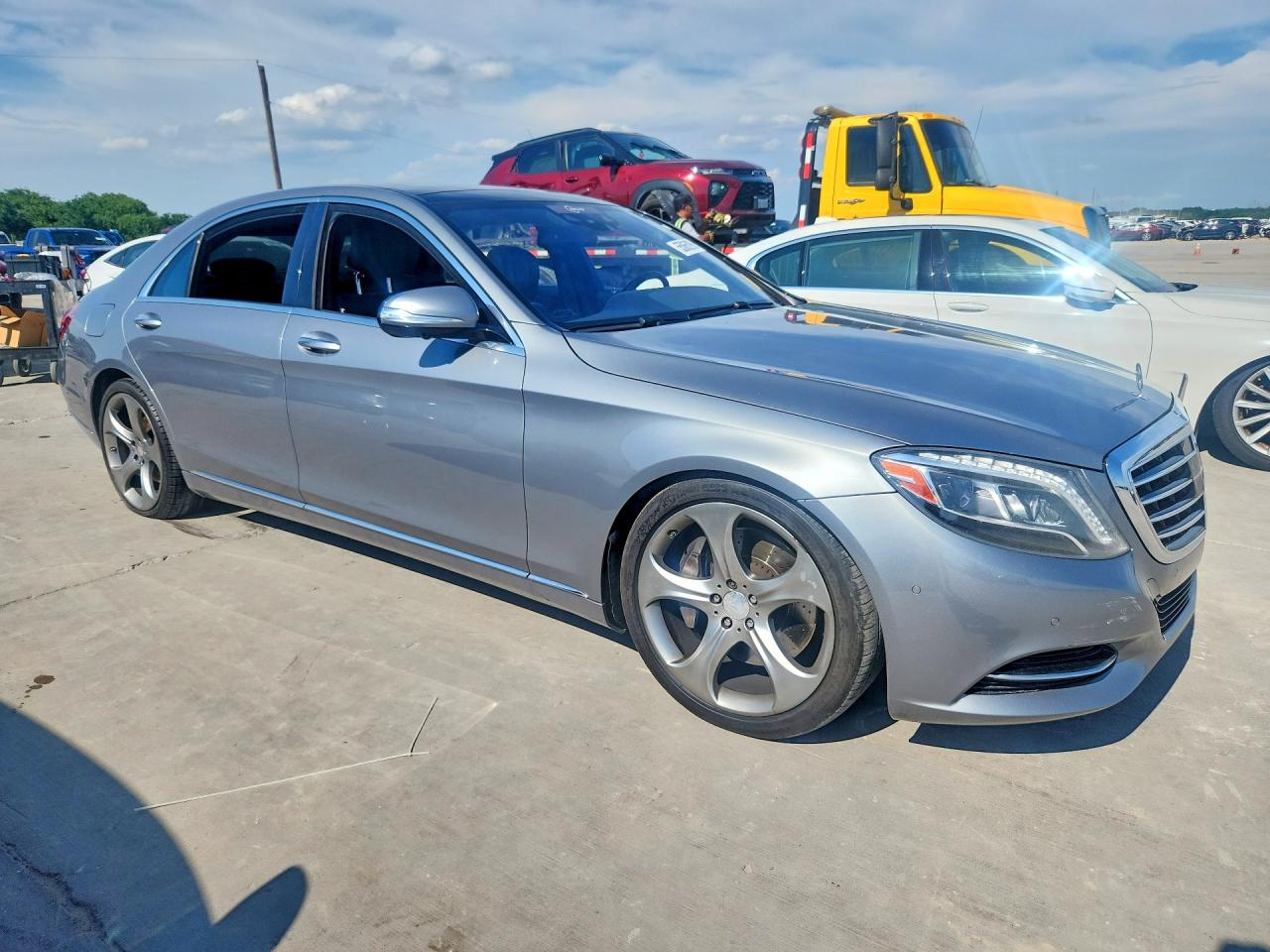 Mercedes-Benz S-Class 550