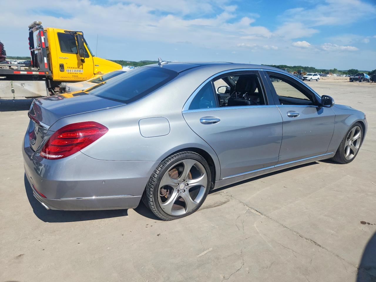 Mercedes-Benz S-Class 550