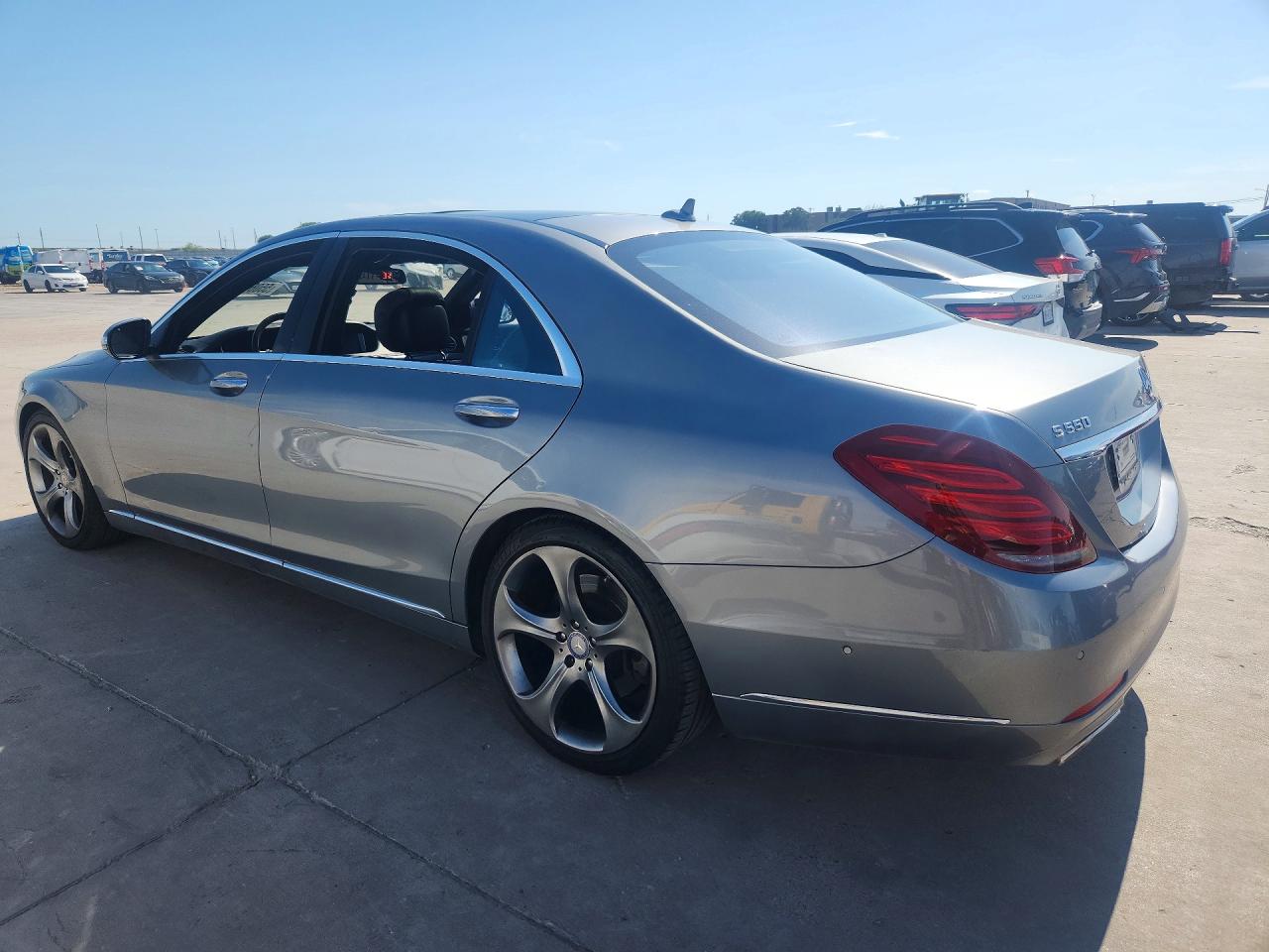 Mercedes-Benz S-Class 550