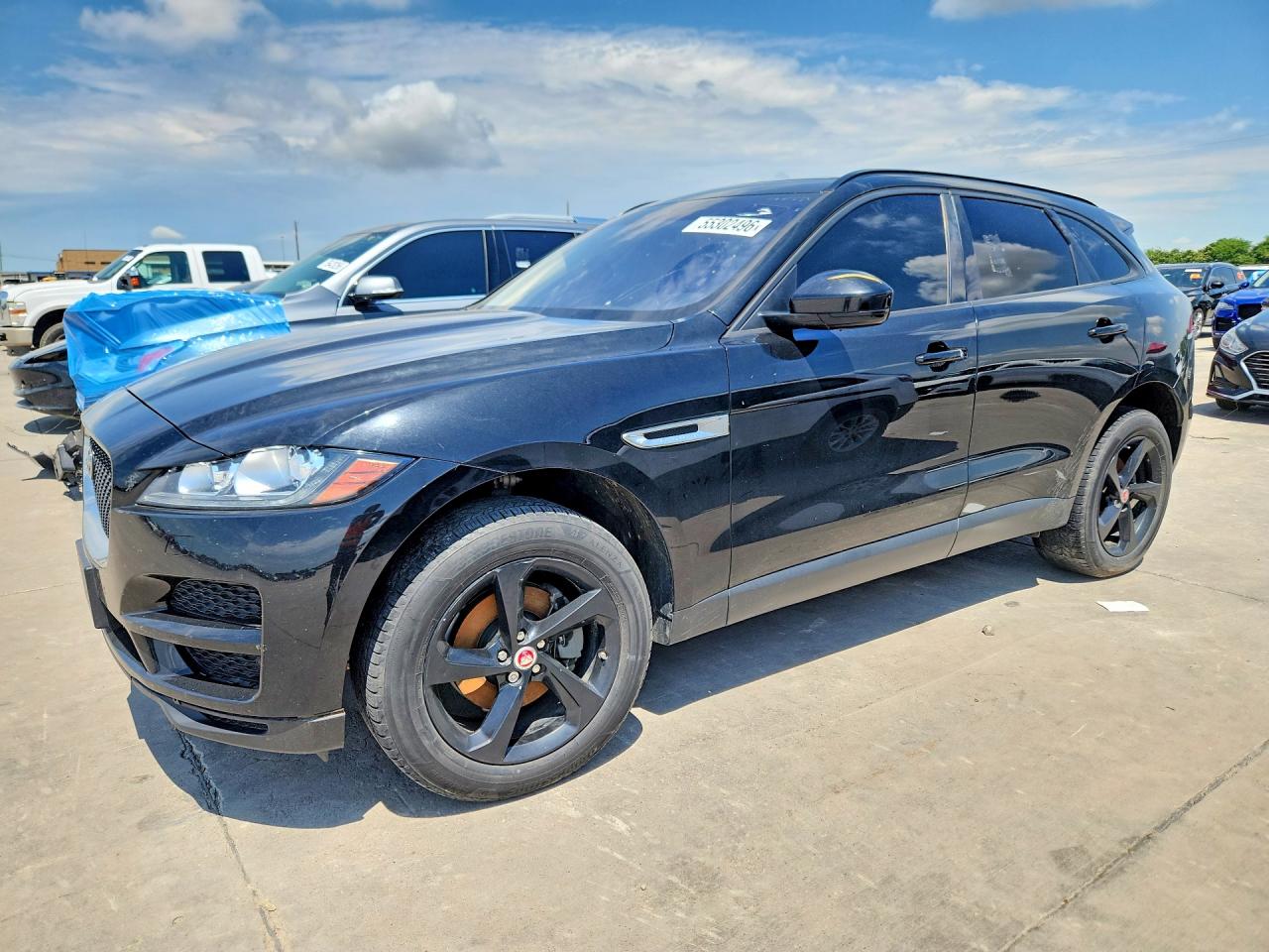 Salvage Jaguar F-PACE Image