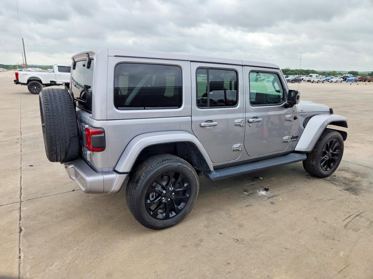 Jeep Wrangler Sahara