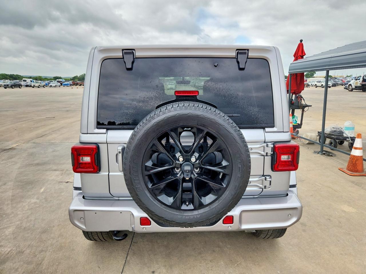 Jeep Wrangler Sahara