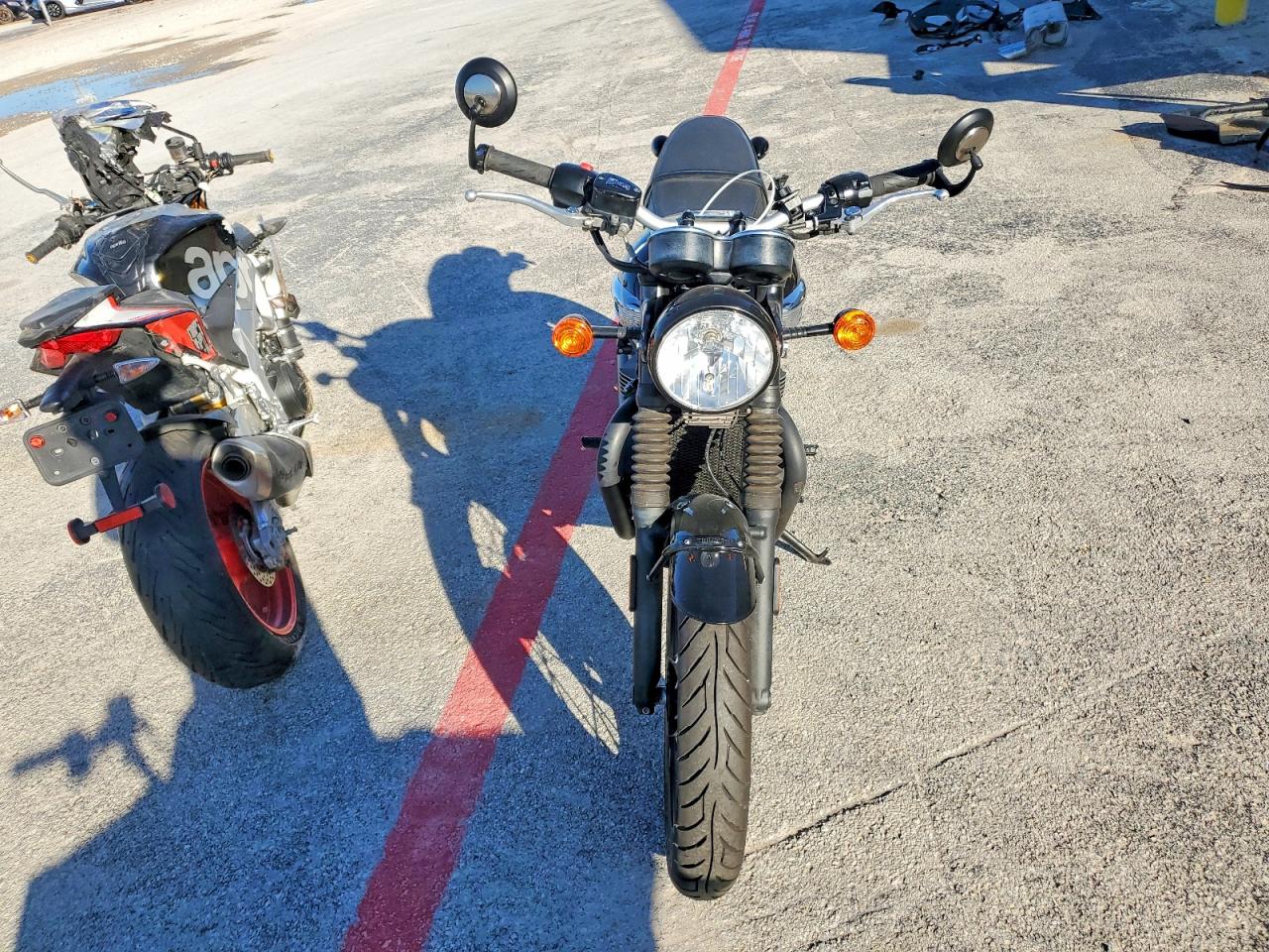 Triumph Bonneville T100