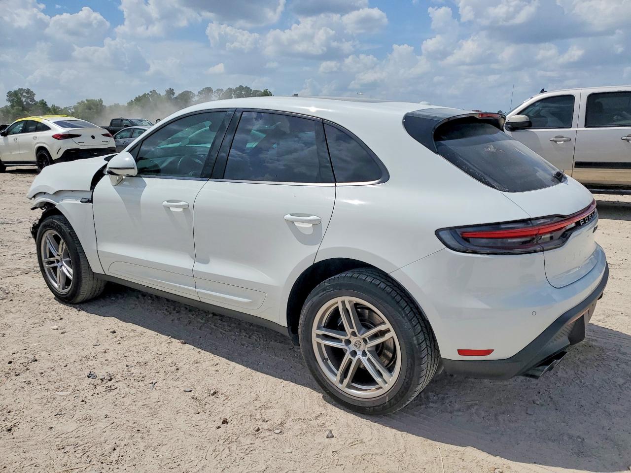 Porsche Macan Base