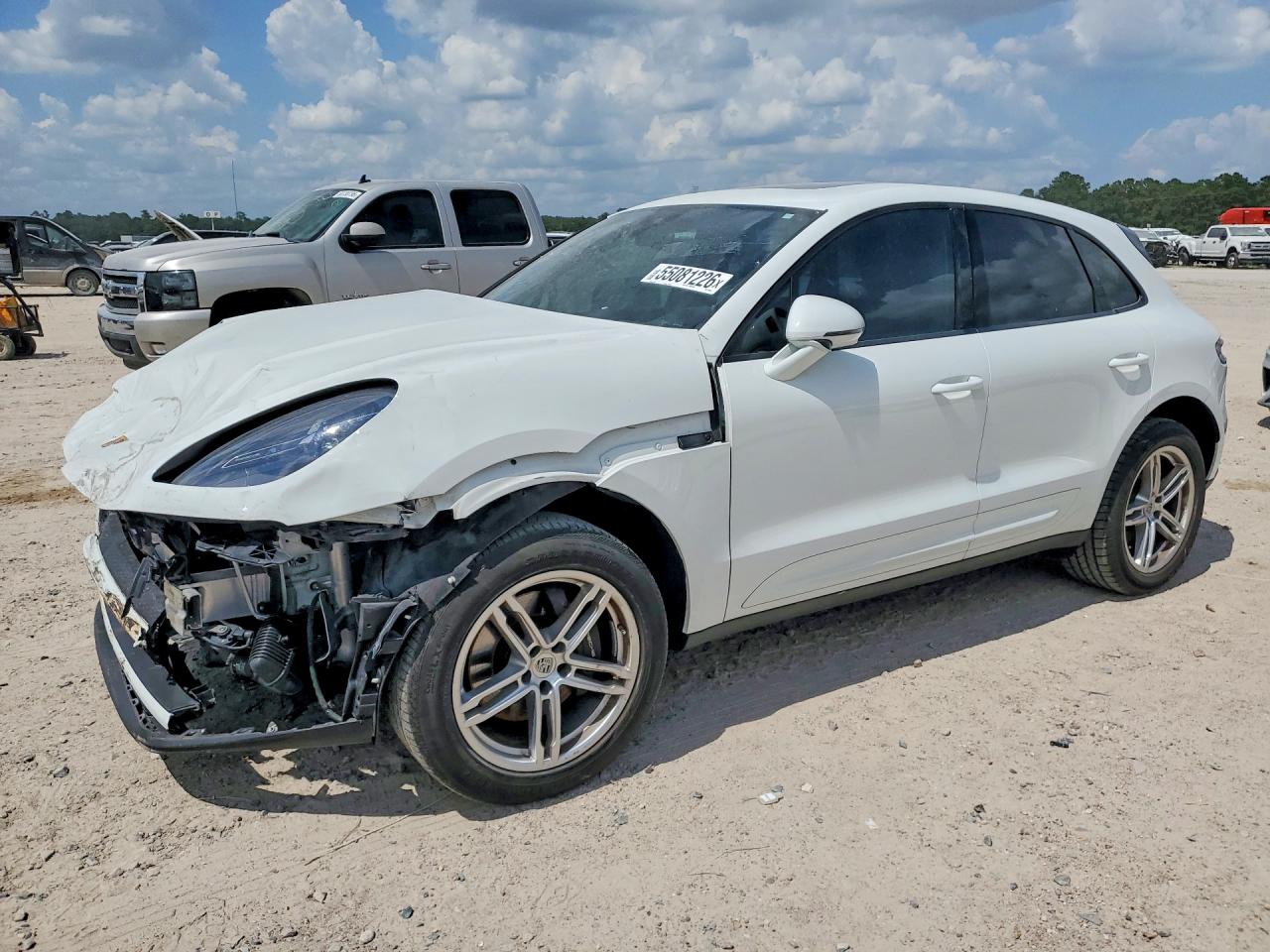 Salvage Porsche Macan Image