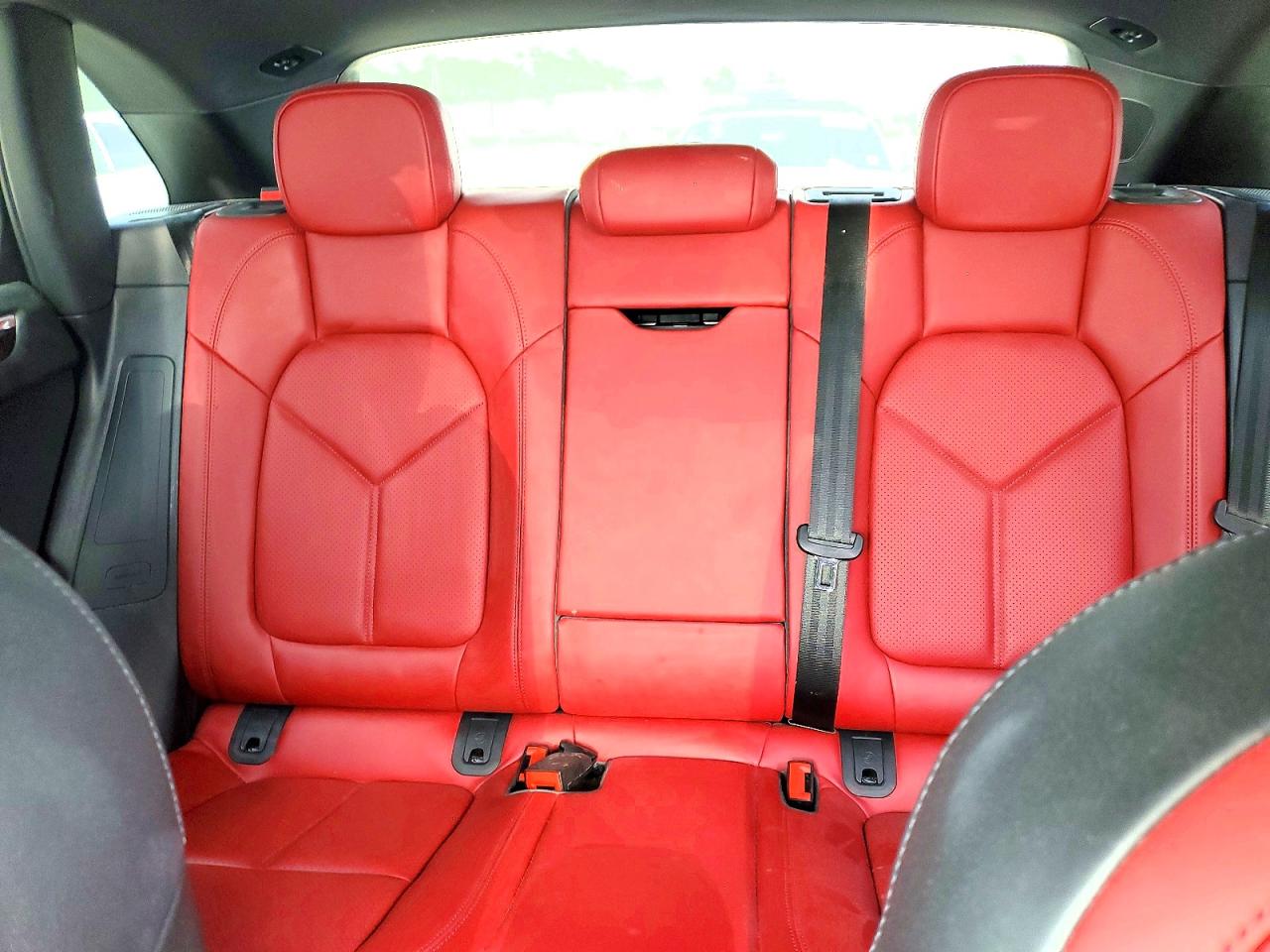 Porsche Macan Base