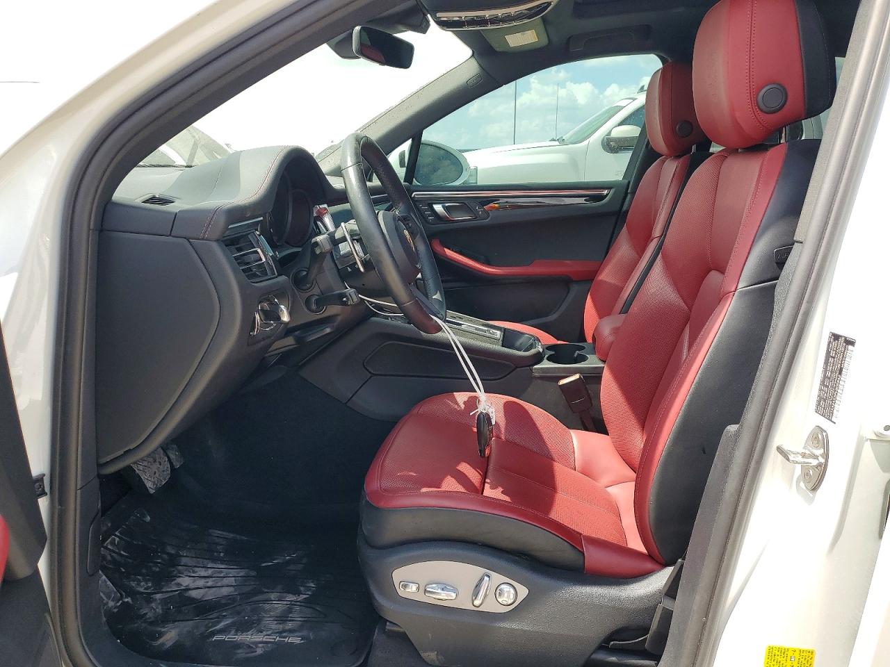 Porsche Macan Base