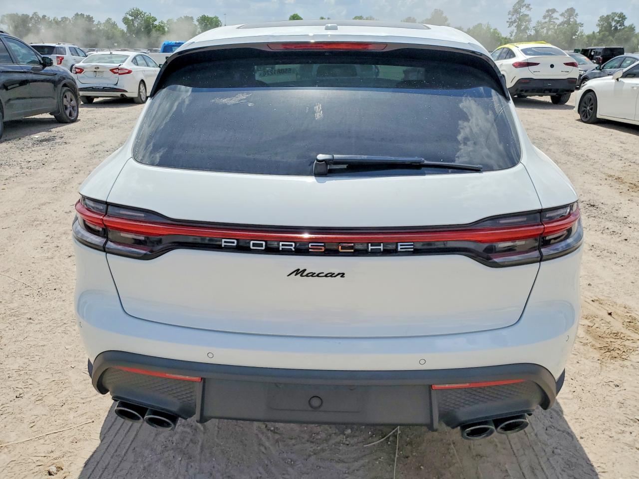 Porsche Macan Base
