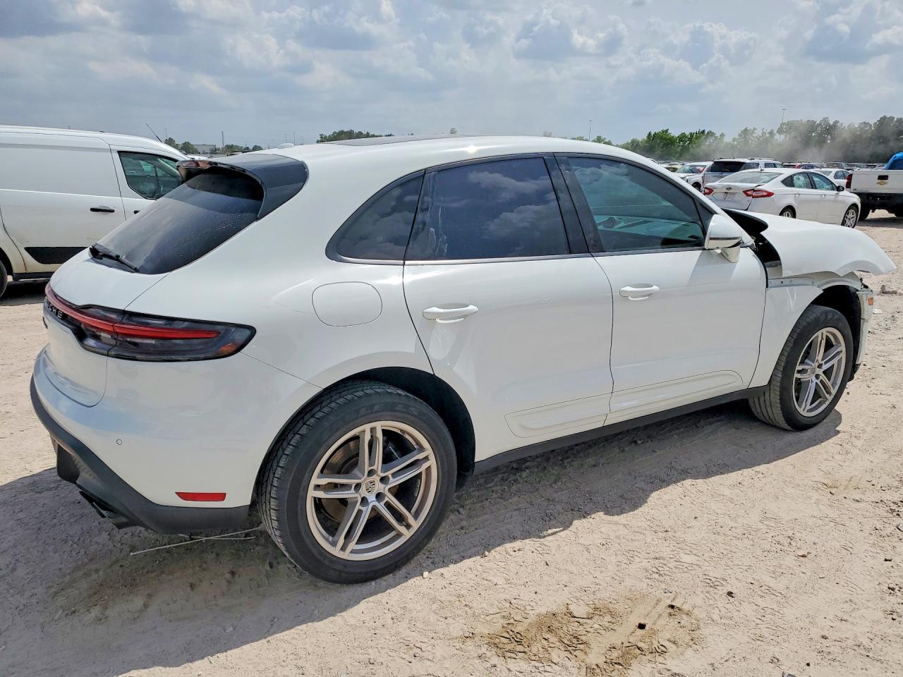 Porsche Macan Base