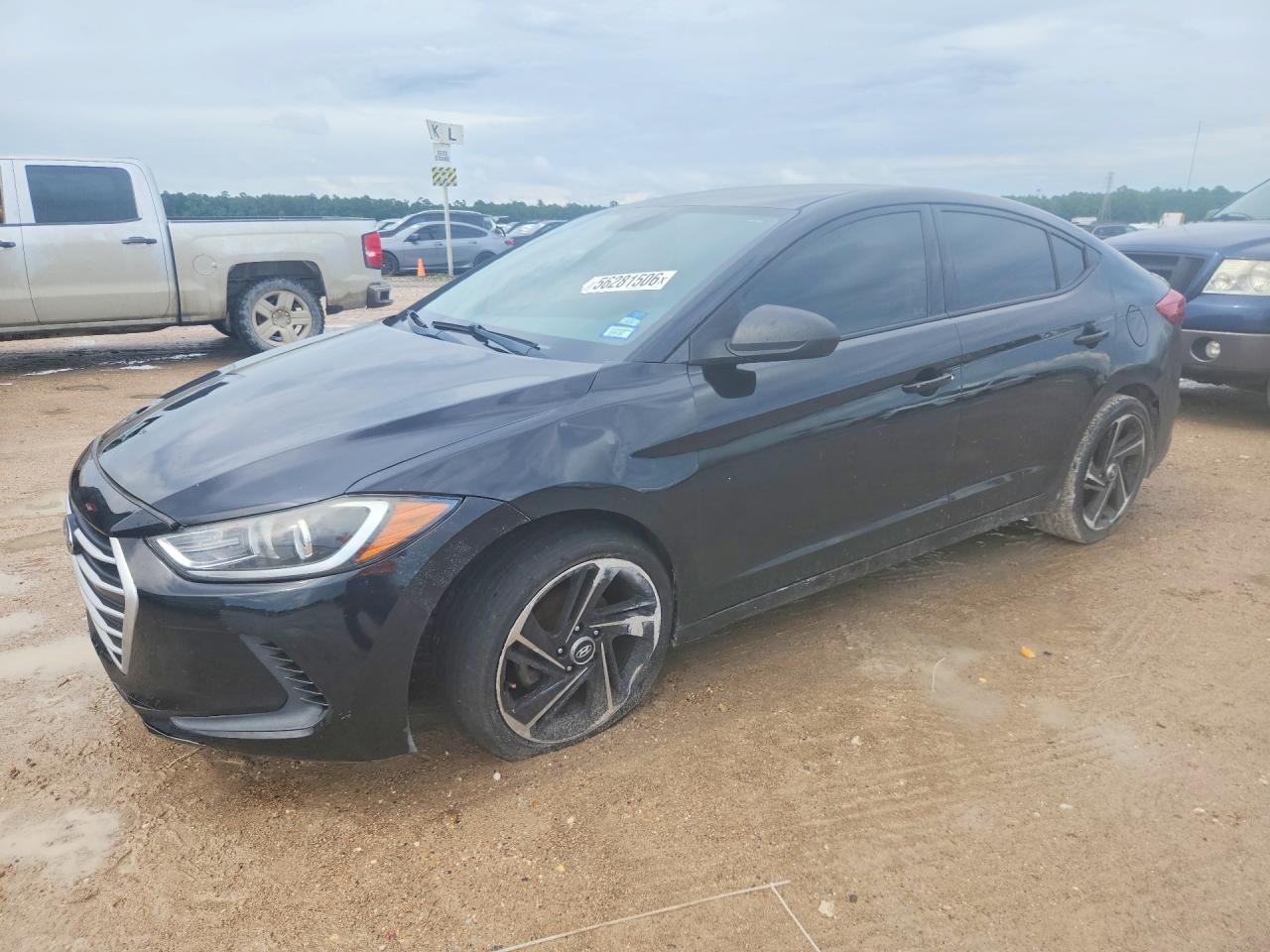 Salvage Hyundai ELANTRA Image
