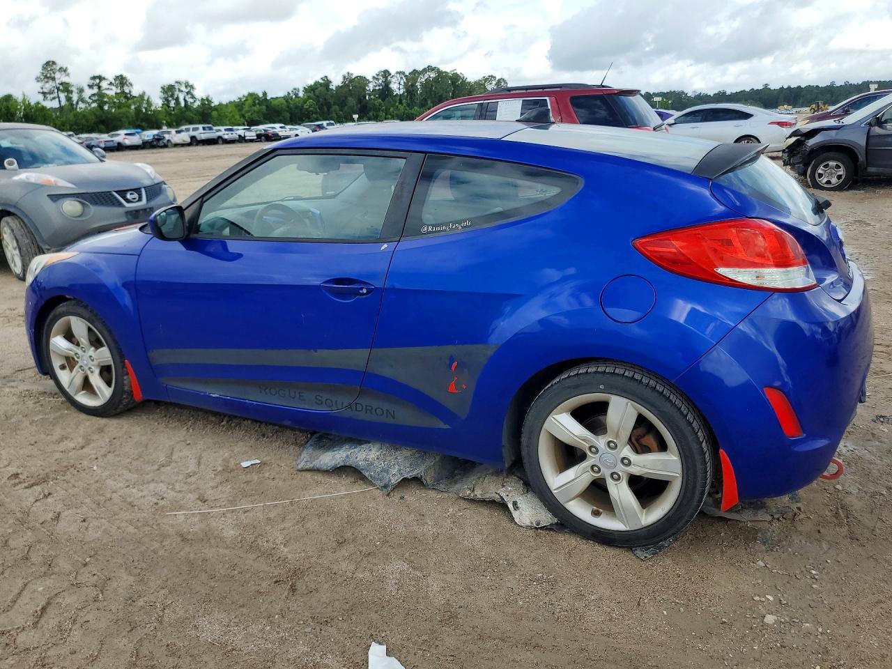 Hyundai VELOSTER Base
