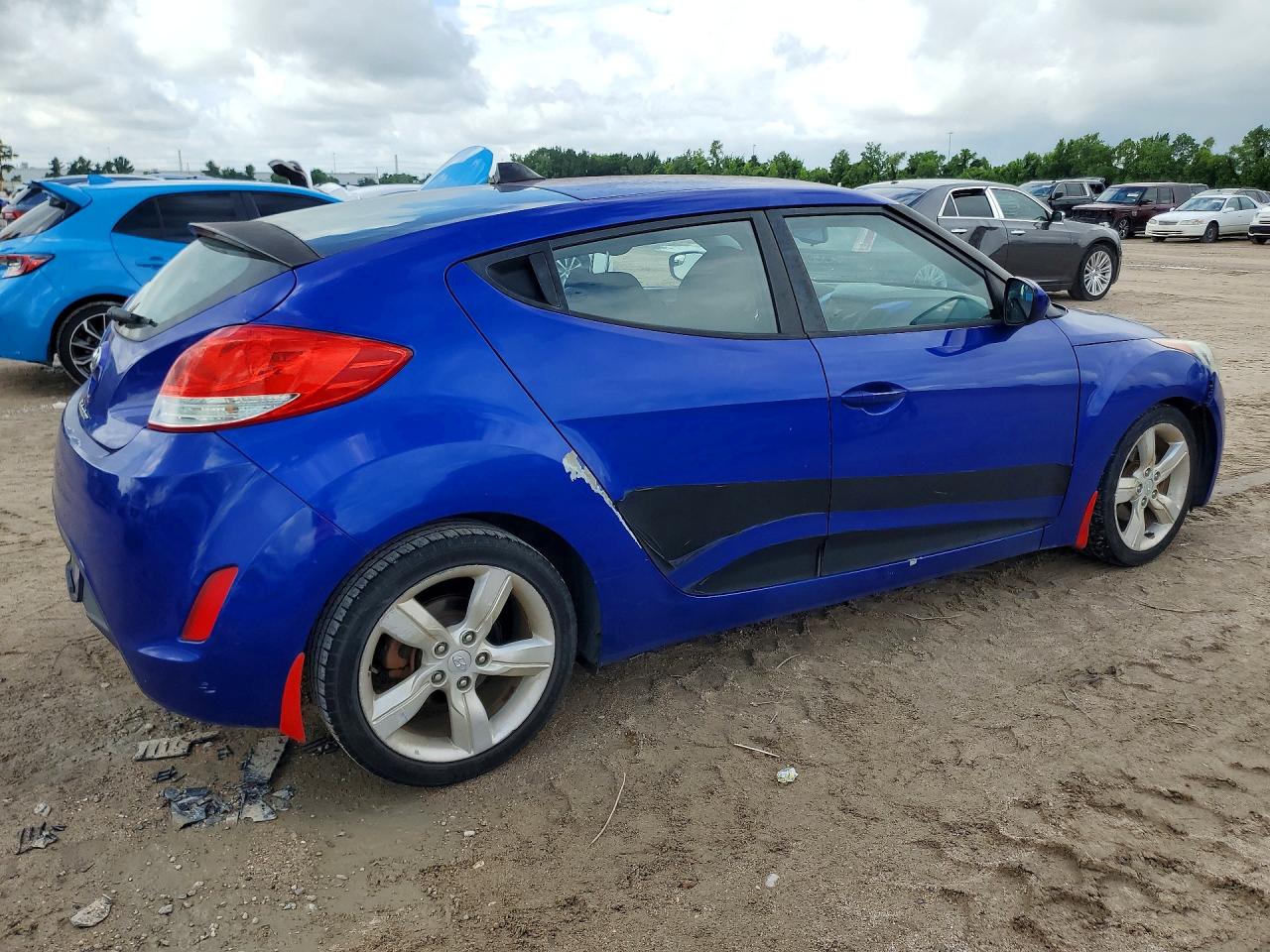 Hyundai VELOSTER Base